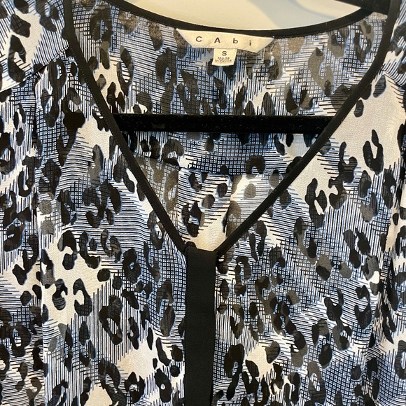 cabi Fatale Button Up Blouse, #977, S, EUC, Blue/Black Leopard Print - Picture 2 of 7